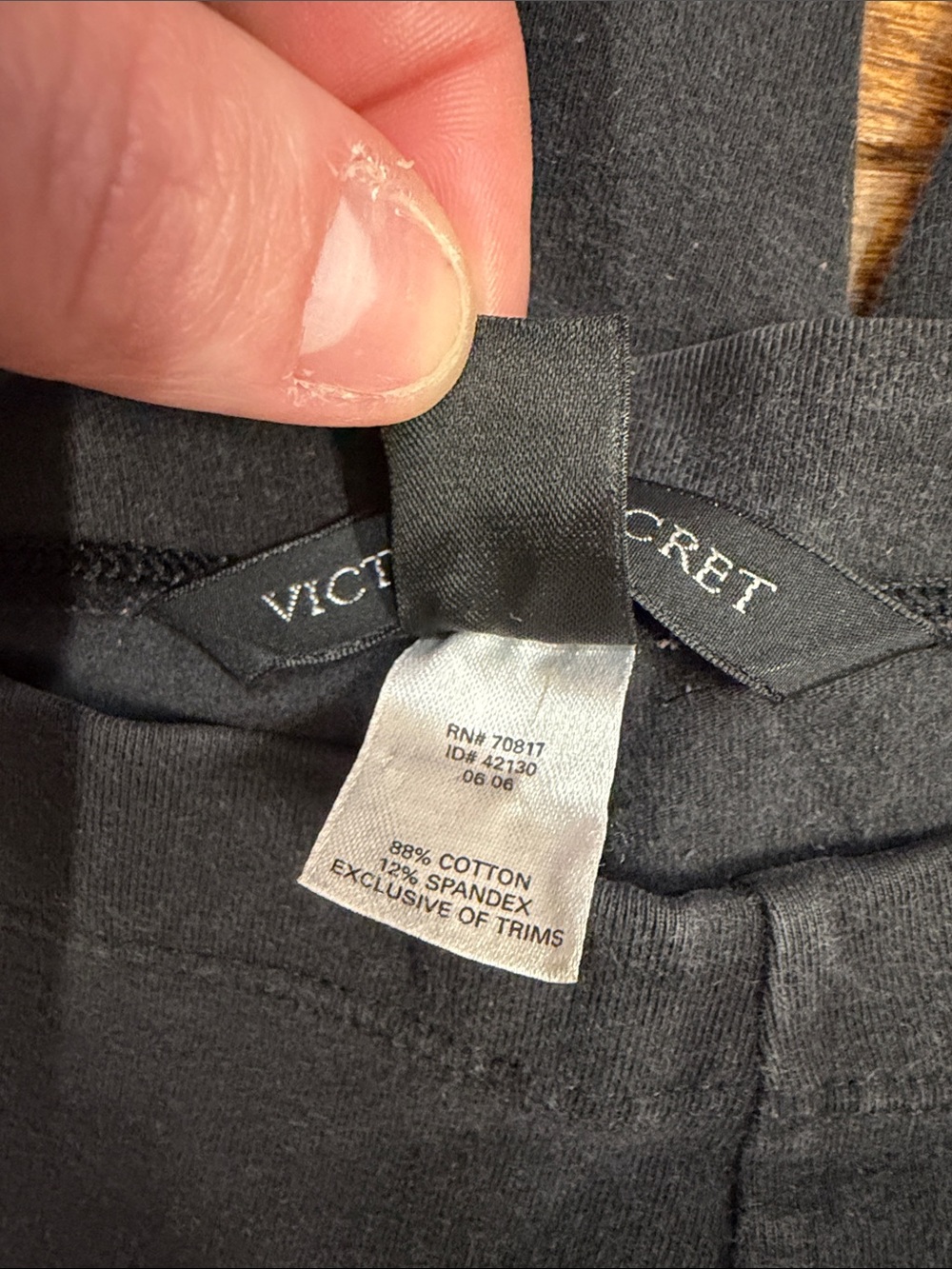 234. Victoria Secret Vintage Black Leggings Large - Picture 4 of 5